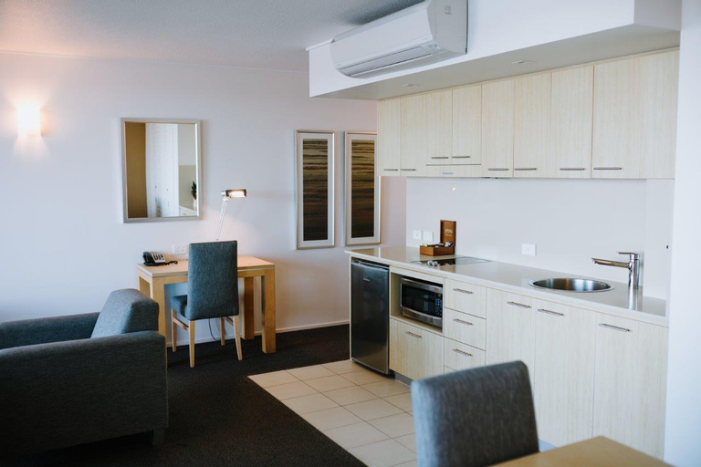 Dining Room 11