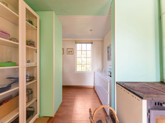 Room 4, Amazing Holiday Home With Spacious Garden, Tholen