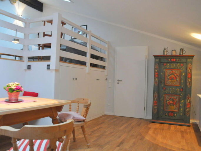 Dining 4, Suite Nuss Modern Retreat, Miesbach