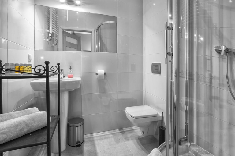 Bathroom 4