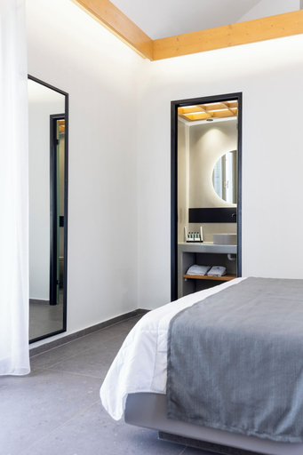 Bedroom 4, William's Houses, South Aegean