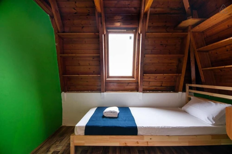 Bedroom 3, Mellow Youth Hostel, Barcelona