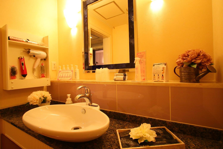 Bathroom 4