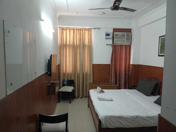 Bedroom 3, Goroomgo Noida Royal Residency, Gautam Buddha Nagar