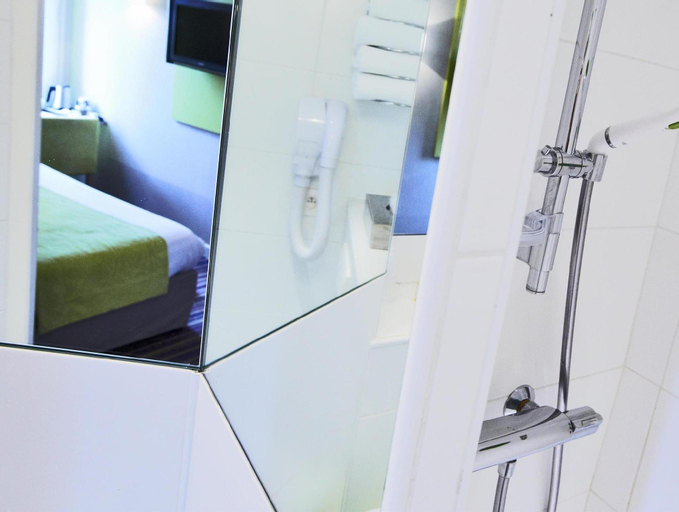 Bathroom 7