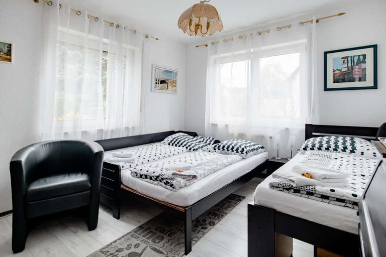 Others 3, Ruhige Zimmer im Grunen, Berlin