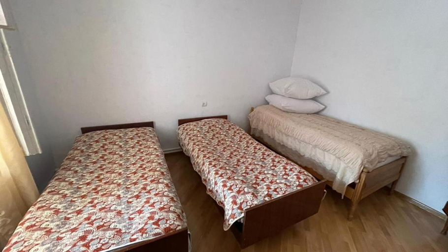 Bedroom 2, Green Paradise