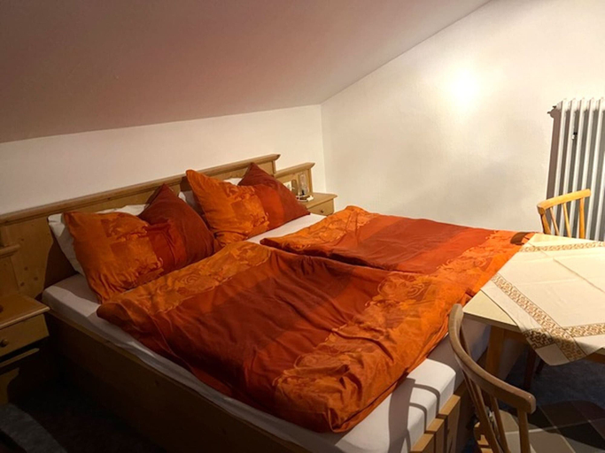 Room 5, Holiday Home in Lengdorf Near Ski Slopes, Zell am See