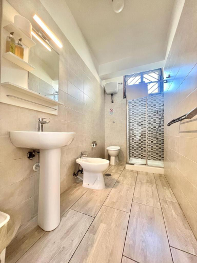 Bathroom 3, A Casa dei Bruno B&B, Napoli