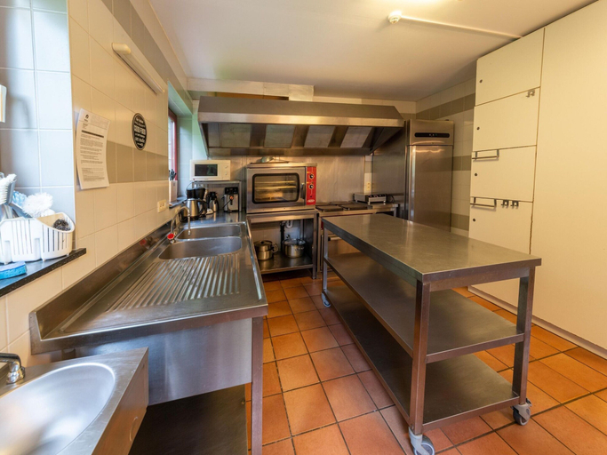 Private kitchen 3, Spacious Group Stay in Wanne, Liège