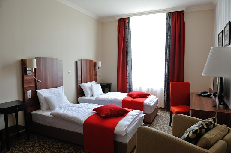 Bedroom, Corner Hotel & Kavehaz, Dunaújváros