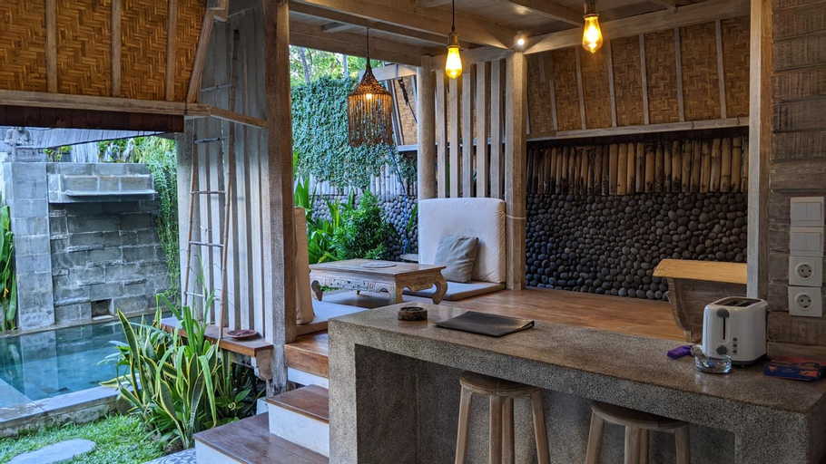 Others 4, Villa Made West, Badung