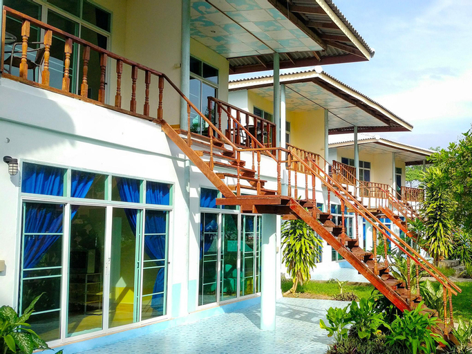 Exterior 10