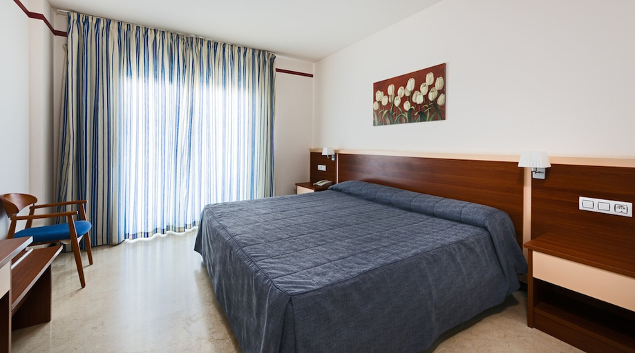 Bedroom 3, Sun Palace Albir and Spa, Alicante