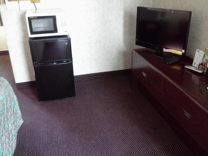 5, Budget Host Inn Somerset, Somerset