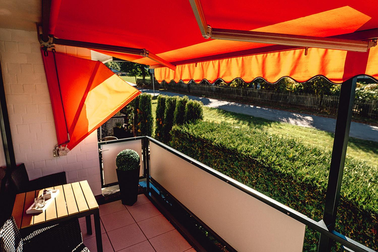 Exterior & Views 4, Sonnenstube - Westbalkon, Ruhige Lage, Sauna, Pool, Seenahe, Dachterrasse, Soest