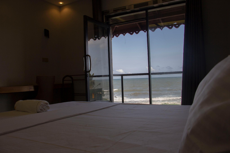 Bedroom 2, Varinias Beach Villa, Negombo