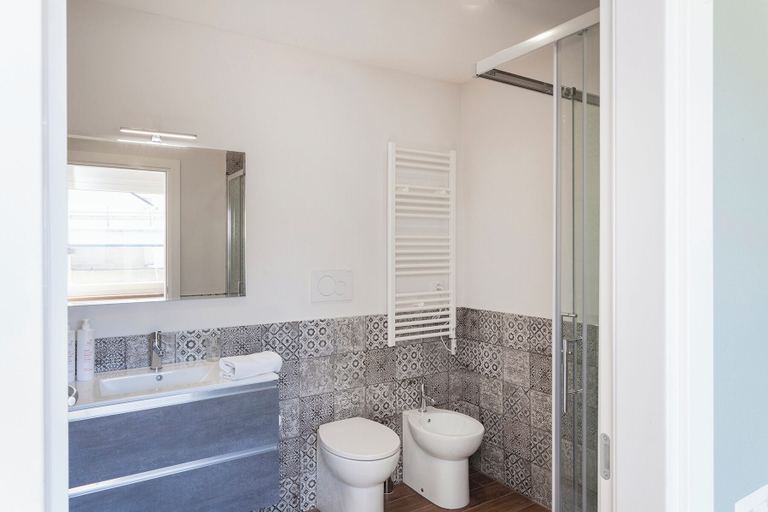 Bathroom 4, San Lorenzo View by Wonderful Italy, Genova