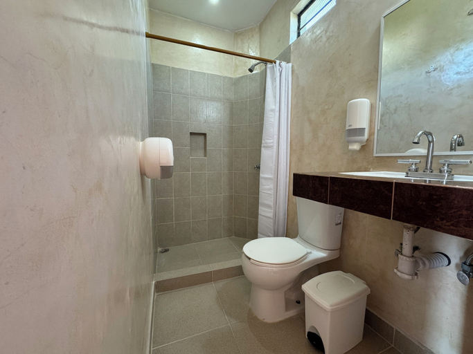 Bathroom 4, Viajero Puerto Escondido Hostel, Dist. Pochutla