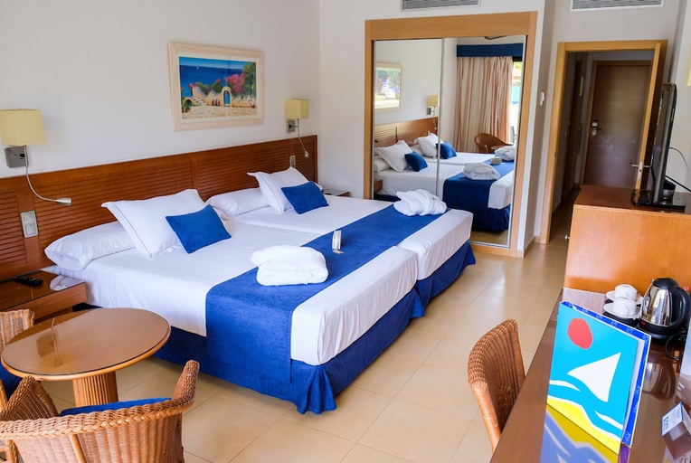 Bedroom 3, Playamarina Spa Hotel, Huelva