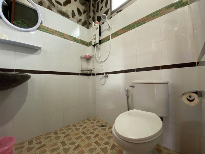 Bathroom 3, Hinpha homestay, Pua