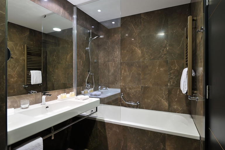 Bathroom 3, Radisson Blu Plaza Hotel Ljubljana, Ljubljana