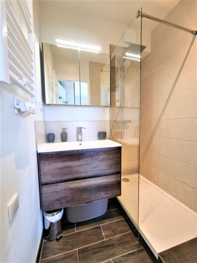 Bathroom 4, L'Atrium de la Sole, Charente-Maritime