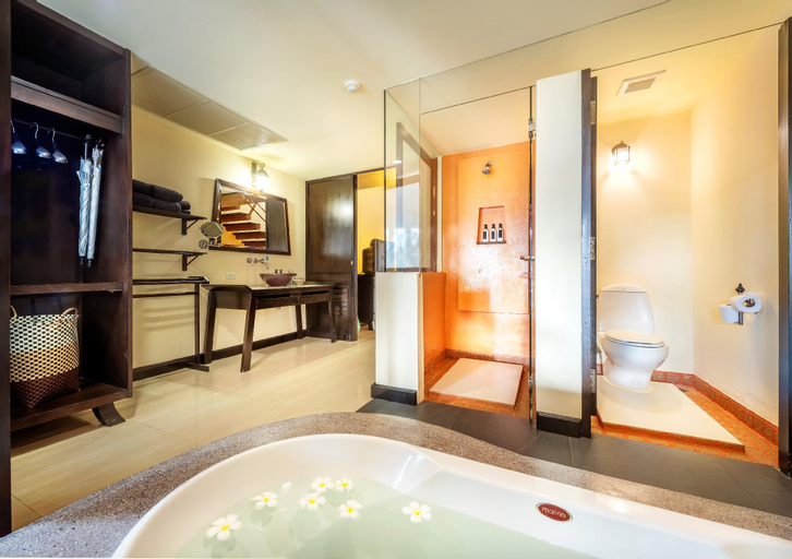 Bathroom 14