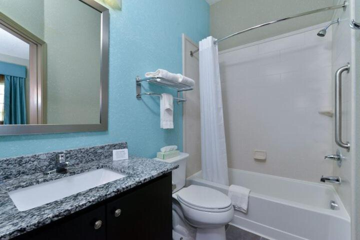 Bathroom 4, Hallmarc Studios, Jefferson