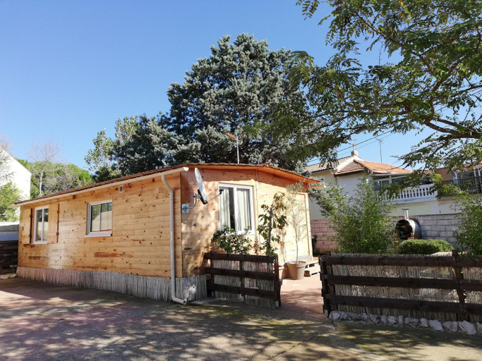 Others 4, Chalet Beziers, Hérault