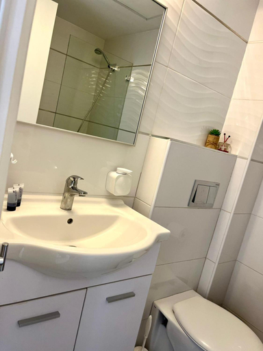 Bathroom 4, Royal Park Eilat apartments