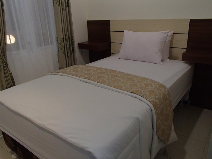 Bedroom 13