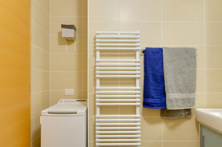 Bathroom 3, Peters Guest House, Bolzano