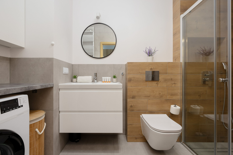 Bathroom 3, Apartment With Parking by Renters, Warsaw