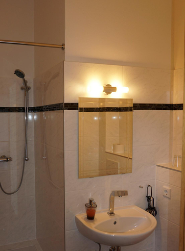 Bathroom 2, Landgasthof Waabs Muhle, Rendsburg-Eckernförde
