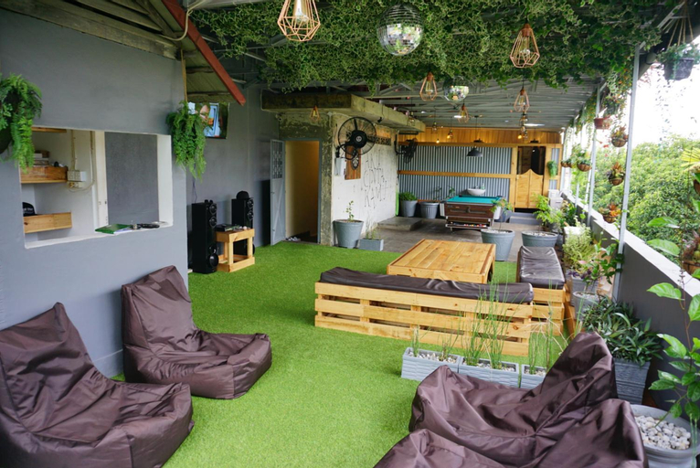 Food & Drinks, Kokos Hostel Padang City, Padang