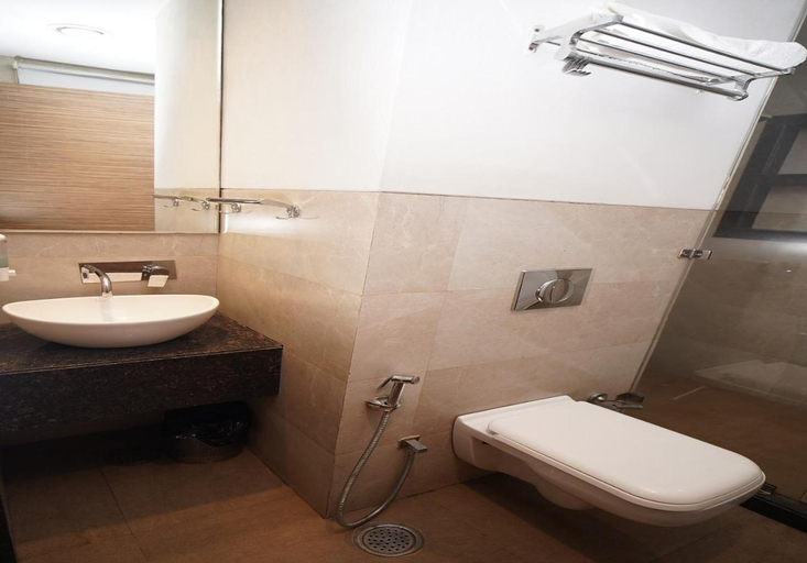 Bathroom 4, HOTEL AMORA - Rajnandgaon, Rajnandgaon