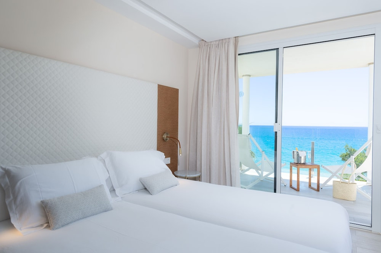Bedroom 2, Melbeach Hotel and Spa, Baleares