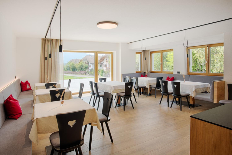Food & Drinks, Appartments Lindenhof, Bolzano