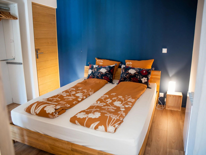 Bedroom 2, Bright, Modern Loft Comfortable Vacation Home, Hérault