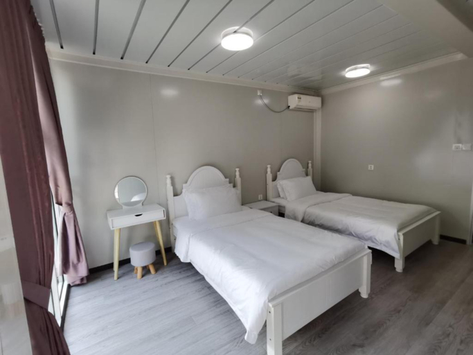Bedroom 4, Titiwangsa Cabin Retreats by uBook, Kuala Lumpur