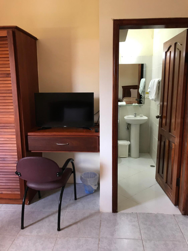 Bathroom 4, Hosteria Shell, Mera