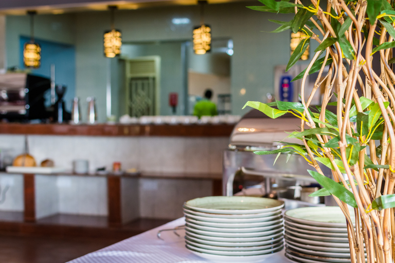 Food & Drinks 3, Emburara Farm Lodge, Kashari