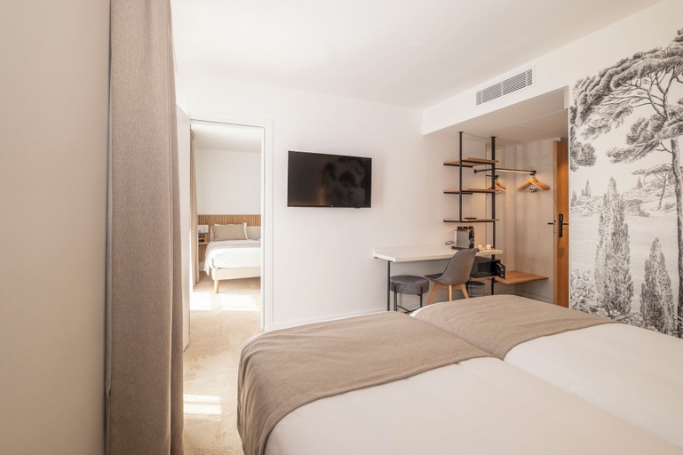 Bedroom 24
