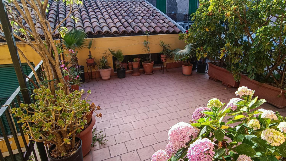 Others 5, Casa Rossi, Catania