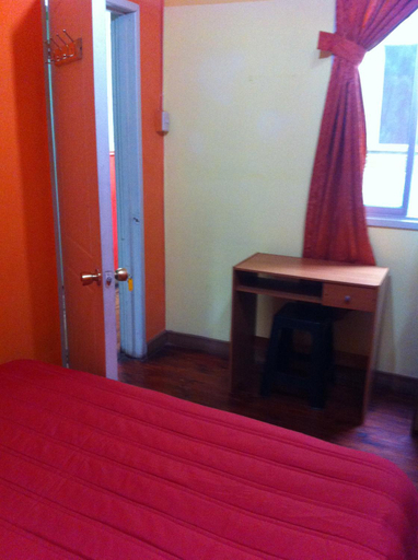 Others 5, Hostal Tricontinental, Valparaíso