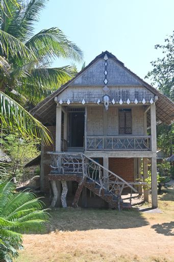 Exterior 1