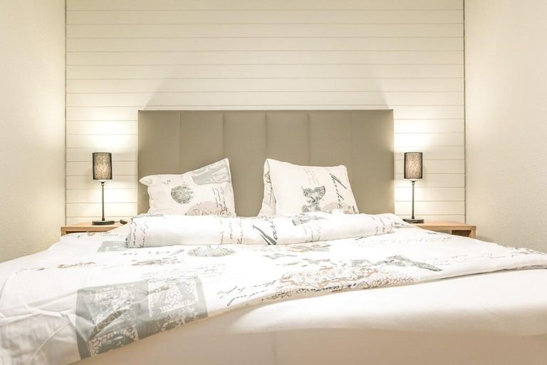 Bedroom 2, Apartment Kehr - Aare Jungfrau AG, Interlaken