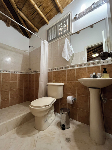 Bathroom 3, Finca Hotel San Miguel, Calarcá