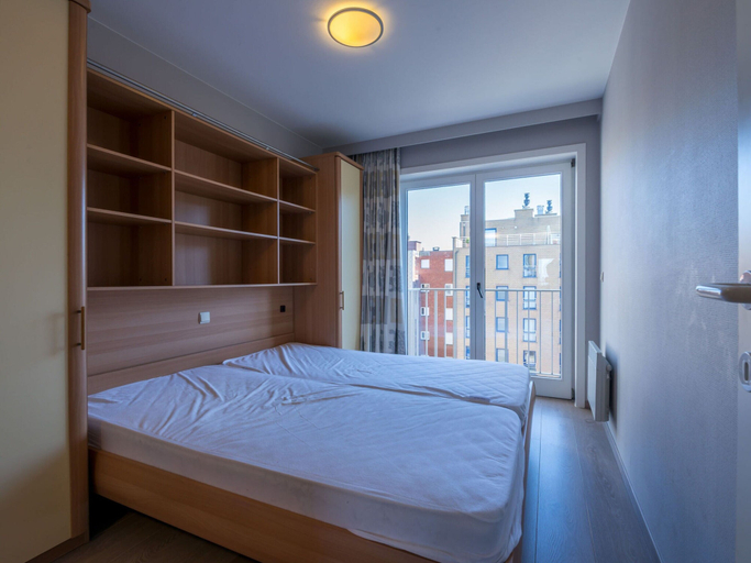 Bedroom 2, Apartment on Zeedijk With Stunning Sea View, West-Vlaanderen